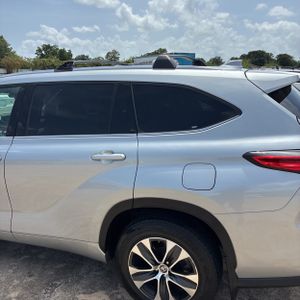 صورة 6 لـ 2021 Toyota HIGHLANDER XLE