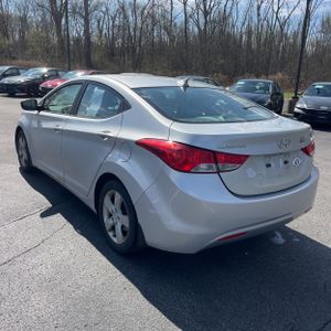 HYUNDAI ELANTRA - 5