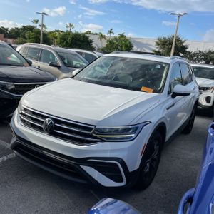 صورة 1 لـ 2022 Volkswagen TIGUAN SE