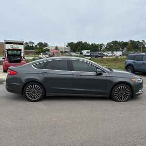 FORD FUSION SE - 10