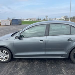 VOLKSWAGEN JETTA 1.4T S - 4