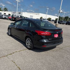 صورة 5 لـ 2015 FORD FOCUS SE