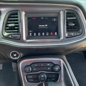 2018 Dodge CHALLENGER SXT — миниатюра 36