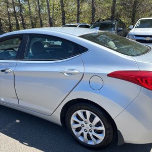 HYUNDAI ELANTRA GLS - 6