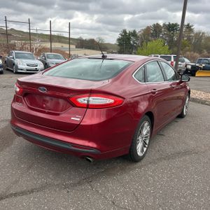 FORD FUSION SE - 8