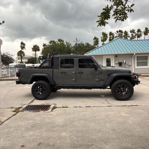 صورة 10 لـ 2020 JEEP GLADIATOR SPORT
