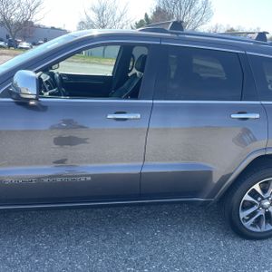 JEEP GRAND CHEROKEE OVERLAND - 4