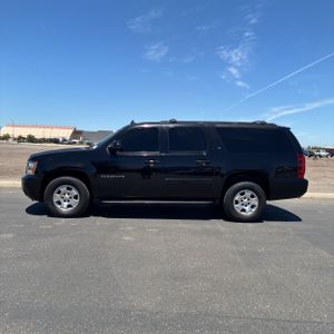 صورة 3 لـ 2013 Chevrolet SUBURBAN LT
