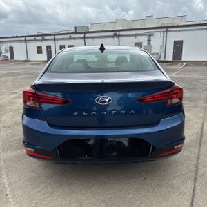 HYUNDAI ELANTRA SEL - 7