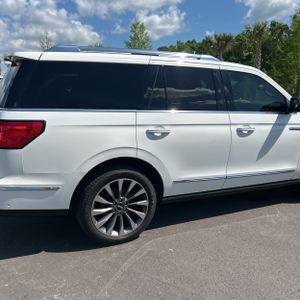 LINCOLN NAVIGATOR RESERVE - 9