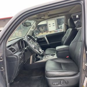 2011 Toyota 4RUNNER LIMITED — миниатюра 32
