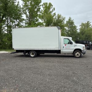 FORD E-350 CUTAWAY - 10