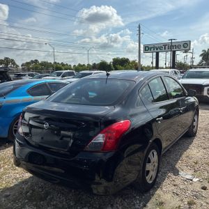 صورة 7 لـ 2016 Nissan VERSA S