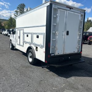 FORD E-350 CUTAWAY - 5