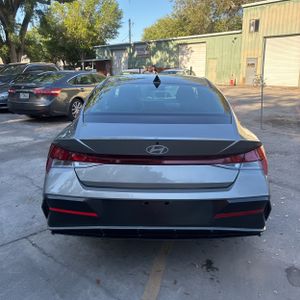 HYUNDAI ELANTRA SEL CONVENIENCE - 7