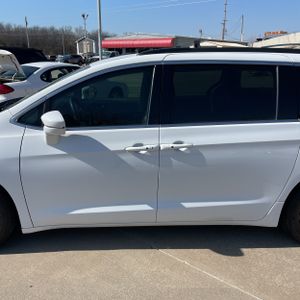 CHRYSLER PACIFICA TOURING L - 4