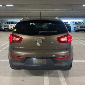 KIA SPORTAGE LX - 7