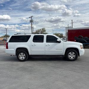 CHEVROLET SUBURBAN LT - 10