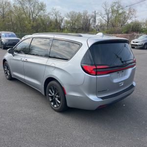 CHRYSLER PACIFICA TOURING L - 5