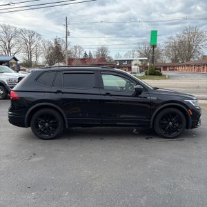 VOLKSWAGEN TIGUAN SE R-LINE BLACK - 10
