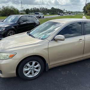 2011 Toyota CAMRY LE photo 2