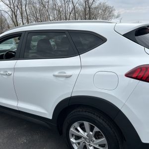 HYUNDAI TUCSON VALUE - 6