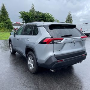 2025 Toyota RAV4 XLE photo 5
