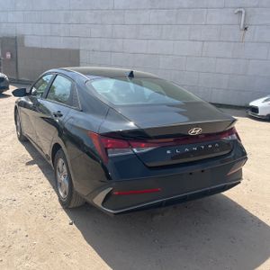 HYUNDAI ELANTRA SE - 5