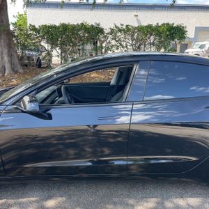 TESLA MODEL 3 LONG RANGE - 4