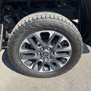 2022 Toyota TUNDRA LIMITED thumbnail 18