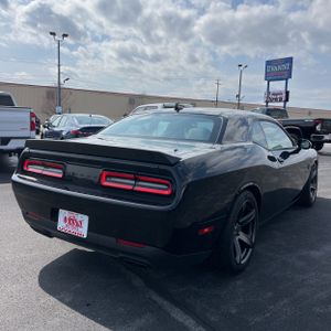 DODGE CHALLENGER SRT HELLCAT - 8