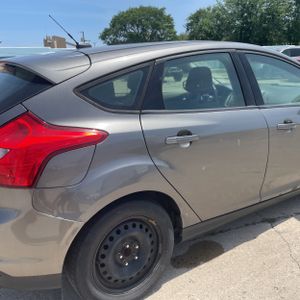 FORD FOCUS SE - 9