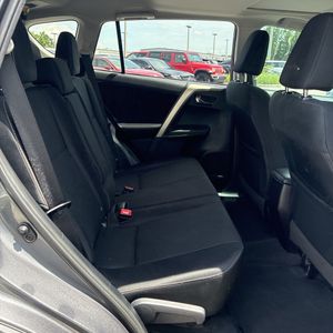 صورة 35 لـ 2015 Toyota RAV4 XLE