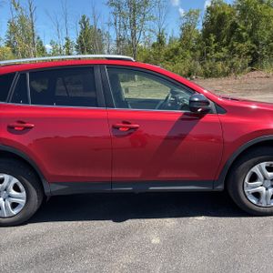2015 Toyota RAV4 LE — фото 11
