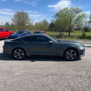 FORD MUSTANG V6 - 10