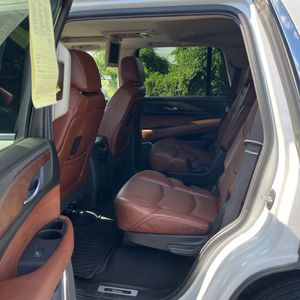 صورة 33 لـ 2019 Cadillac ESCALADE LUXURY