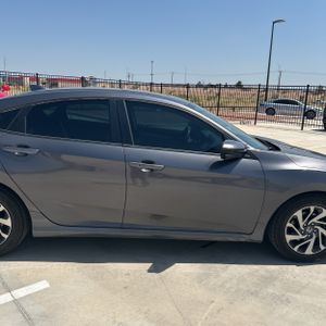 2018 Honda CIVIC EX — миниатюра 11