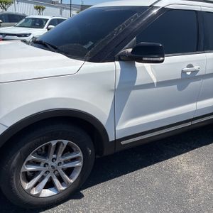 FORD EXPLORER XLT - 2