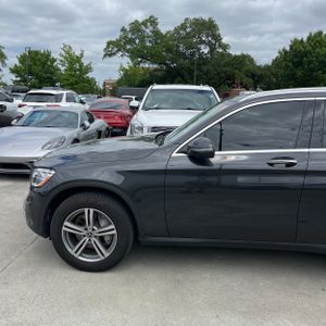 MERCEDES-BENZ GLC - 2