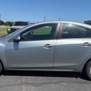 صورة 4 لـ 2013 Mazda MAZDA3 I SPORT