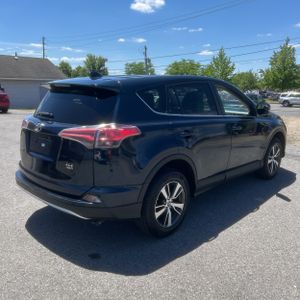 صورة 8 لـ 2018 Toyota RAV4 XLE