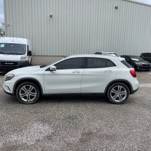 MERCEDES-BENZ GLA - 2