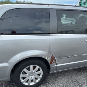 CHRYSLER TOWN AND COUNTRY TOURING - 9