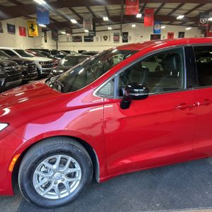 CHRYSLER PACIFICA SELECT - 2