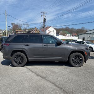 JEEP GRAND CHEROKEE 4XE 4D SUV 4WD - 10