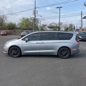 CHRYSLER PACIFICA TOURING L - 3