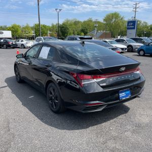 HYUNDAI ELANTRA SEL - 5