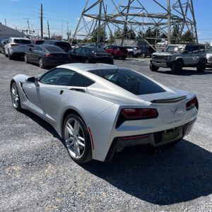 Chevrolet Corvette Stingray - 5