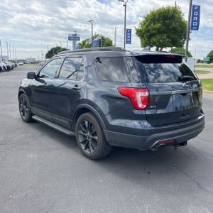 FORD EXPLORER XLT - 5