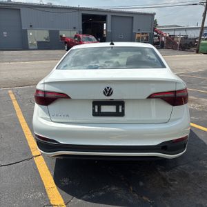 صورة 7 لـ 2024 Volkswagen JETTA S